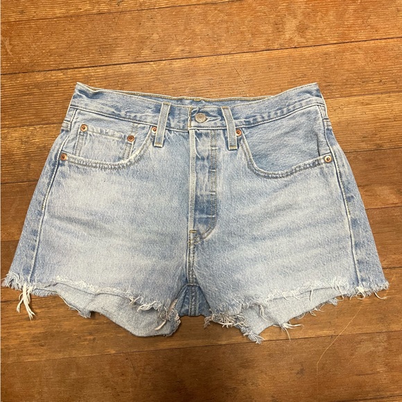 Levis Shorts - Picture 4 of 4